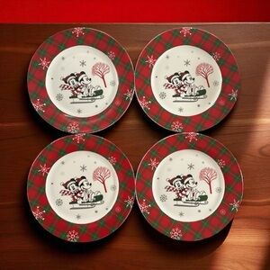 Set Of 4 Disney Mickey/Minnie Mouse Sledding Christmas Plaid Dinner Plate